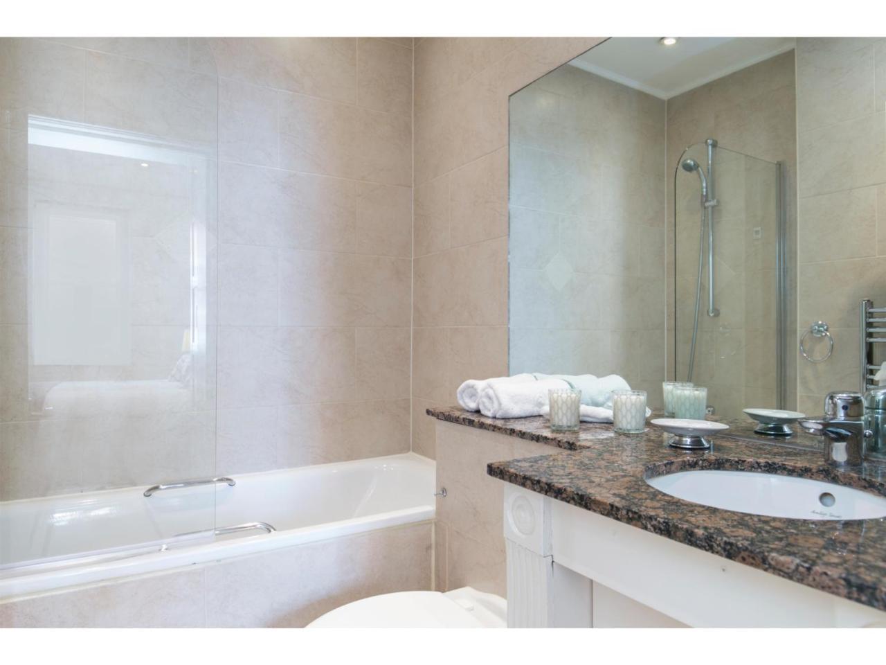 Fitzrovia Serviced Apartments Londra Exterior foto